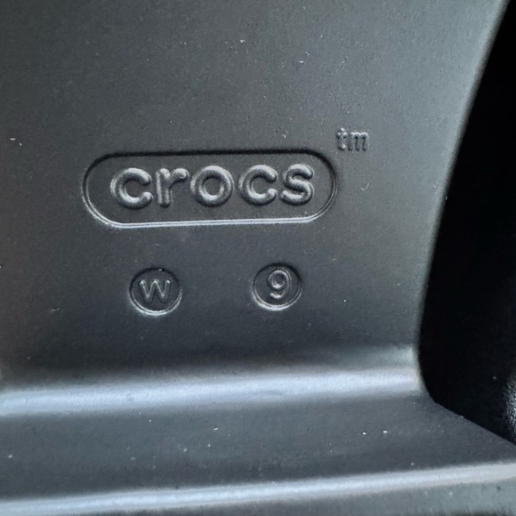 NWT Crocs Black Brooklyn Slide Heel Sandals with LightRide. Size 9 - Picture 6 of 7